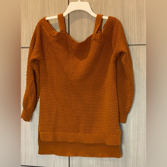 Maurices Open Shoulder Sweater Burnt Orange / Rust Colored Textured Weave Medium - Picture 6 of 9